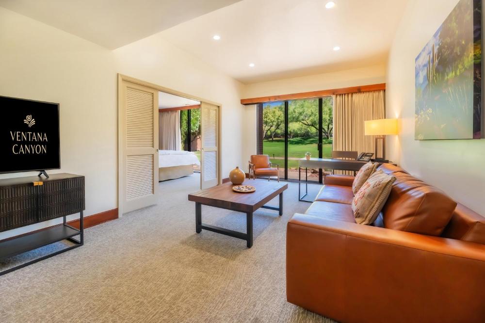 Deluxe Queen Suite interior