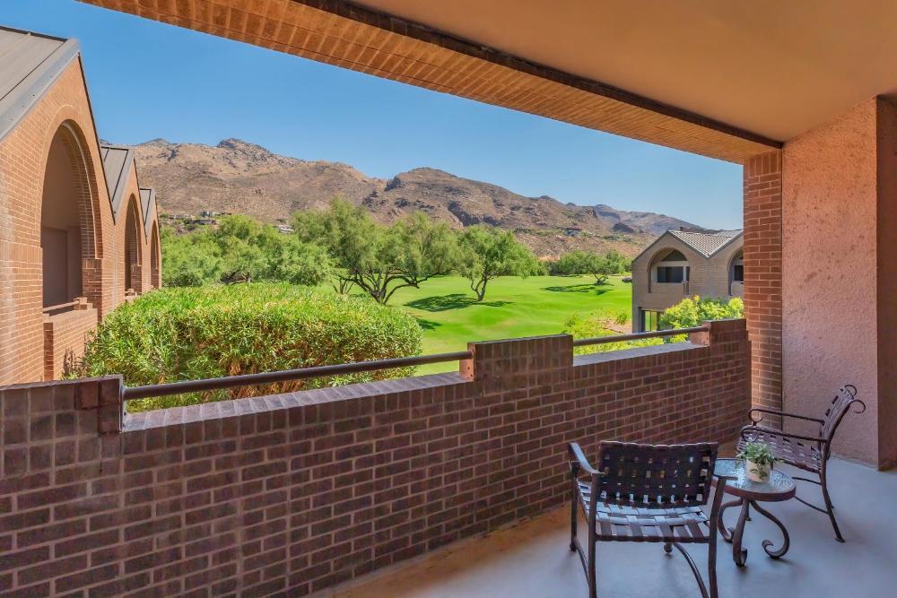 Suite with Mountain View interior